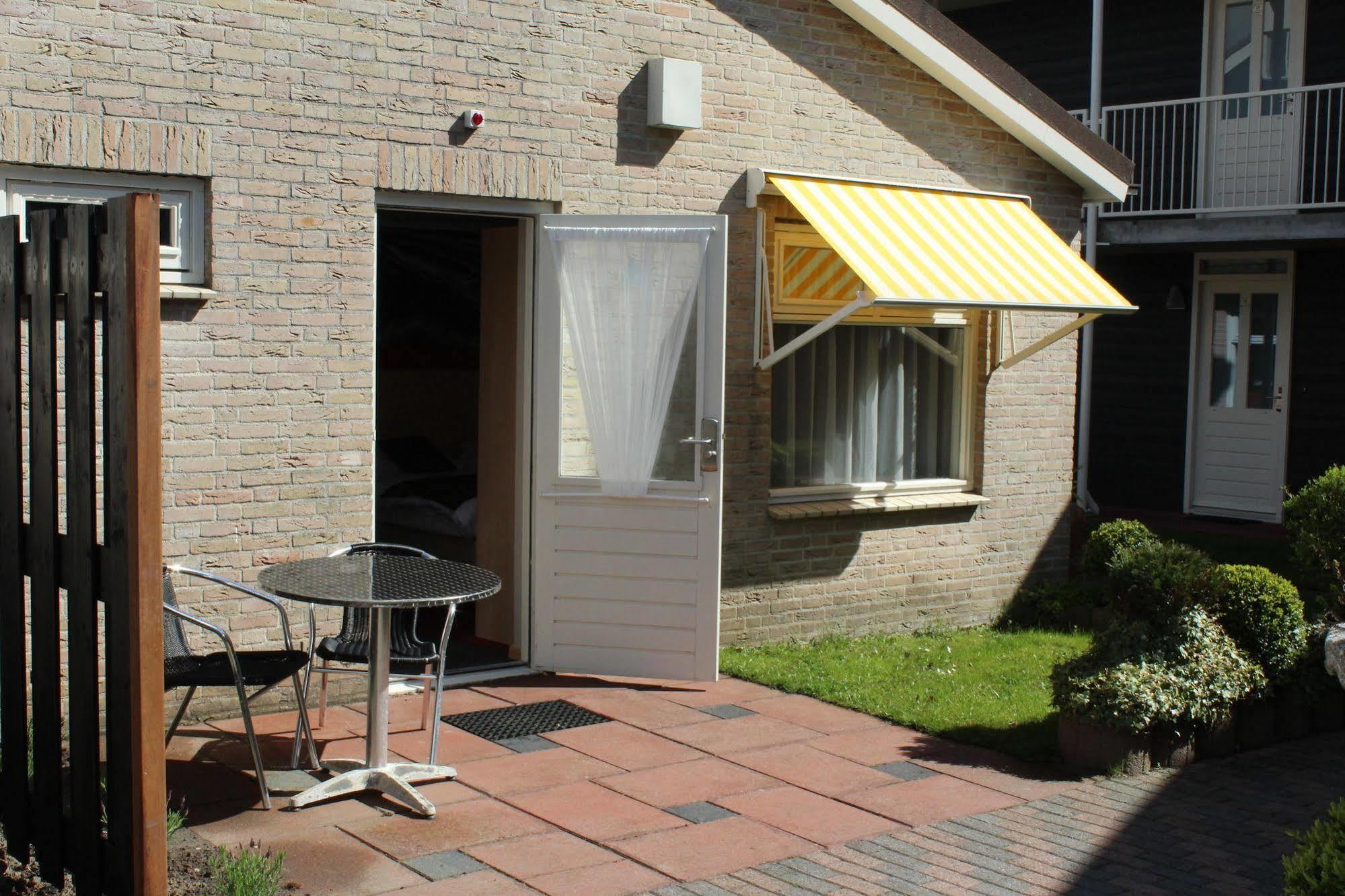 Hotel Restaurant 'T Klokje Renesse Exterior foto